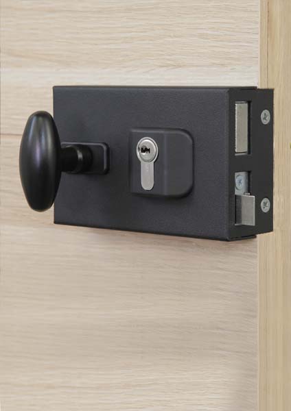 Serrure universelle sur porte